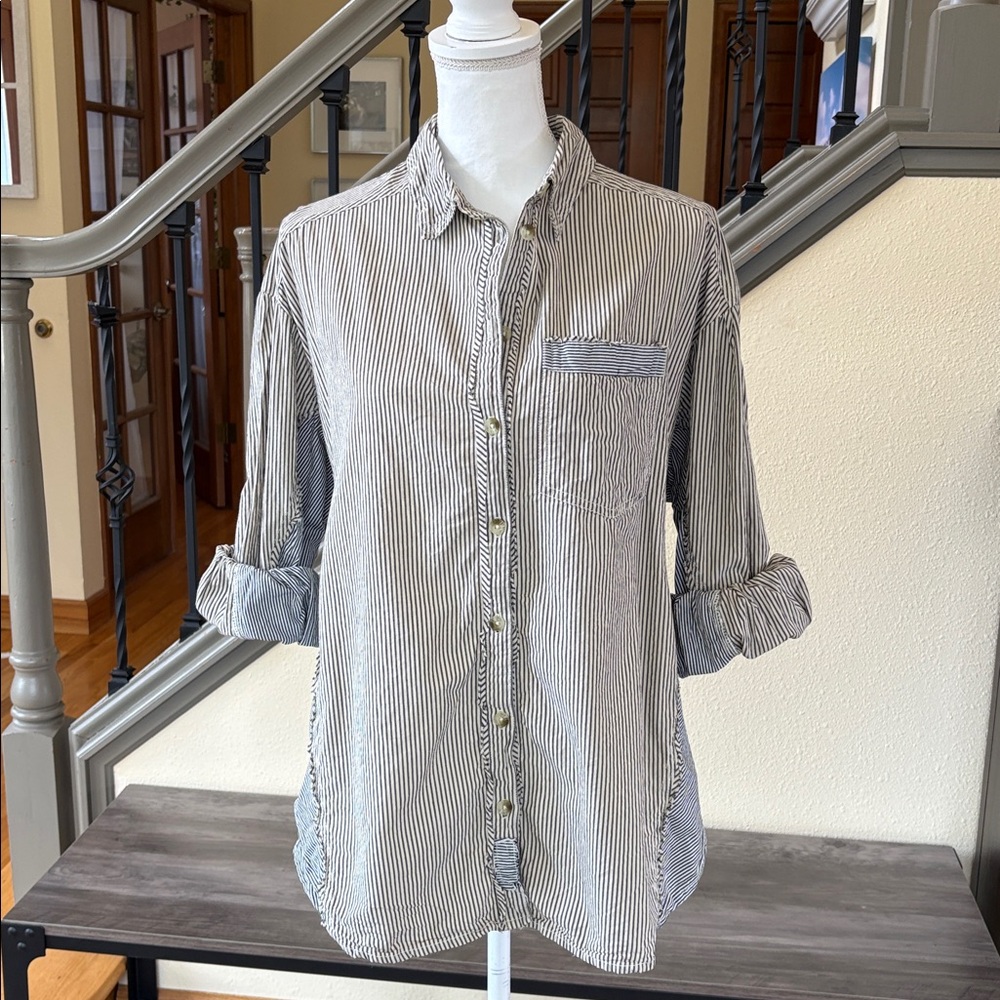 We The Free Happy Hour Oxford Buttondown Size XS - Picture 11 of 16